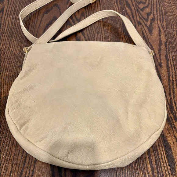 Marc Jacobs Cream Leather Crossbody Bag - Picture 3 of 7